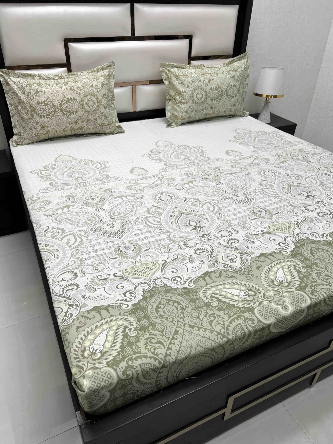Pure Decor Cotton King Size Double Bed Bedsheet With 2 Pillow Covers 2.74m X 2.74m, Green
Pure Decor Cotton King Size Double Bed Bedsheet With 2 Pillow Covers 2.74m X 2.74m, Green