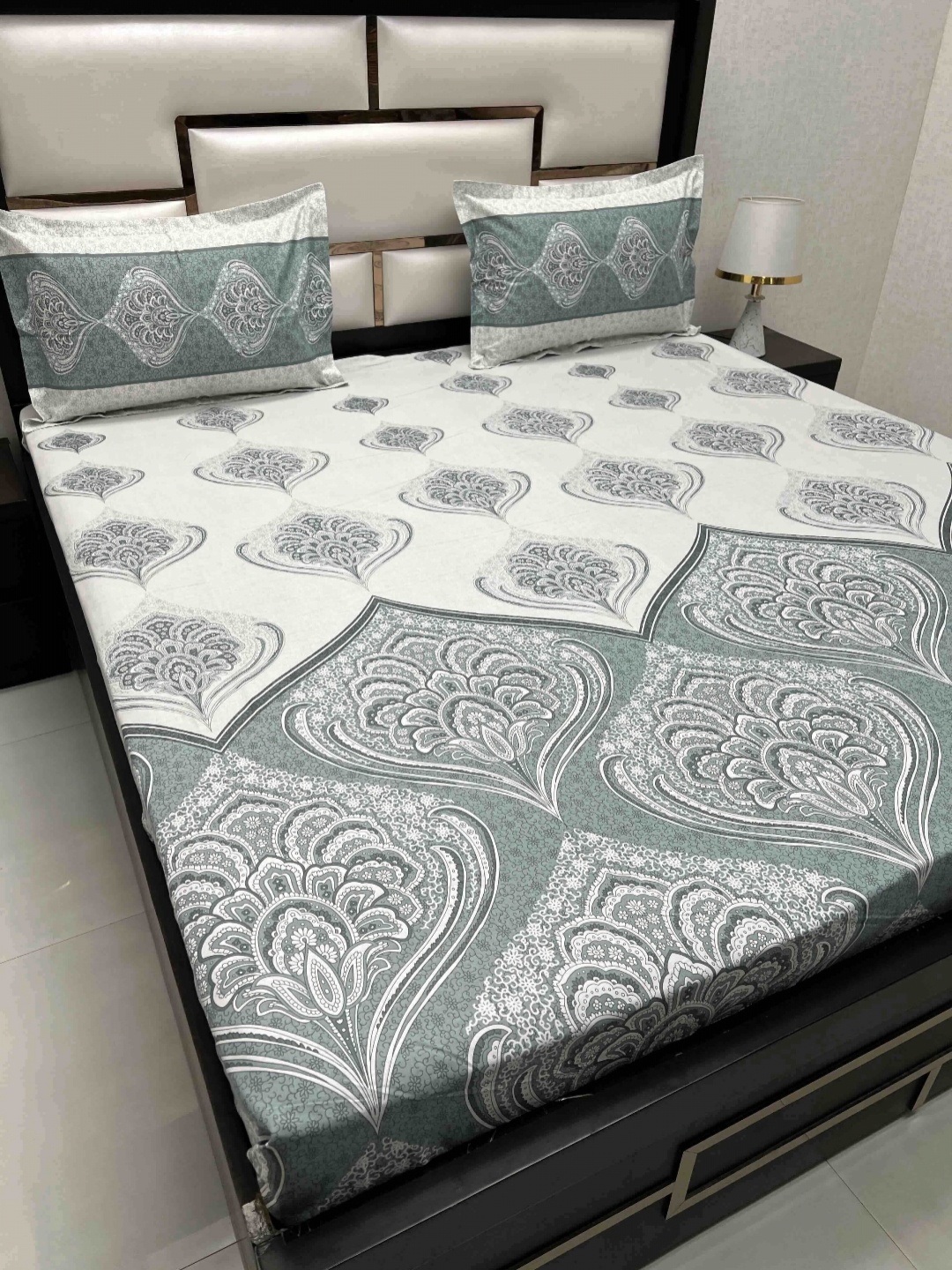 Pure Decor Cotton King Size Double Bed Bedsheet With 2 Pillow Covers 2.74m X 2.74m, Green
Pure Decor Cotton King Size Double Bed Bedsheet With 2 Pillow Covers 2.74m X 2.74m, Green