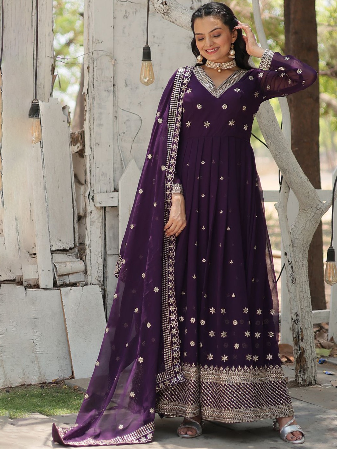 YOYO Fashion Floral Embroidered V-Neck Long Sleeves Georgette Ethnic Dress & Dupatta, Purple
YOYO Fashion Floral Embroidered V-Neck Long Sleeves Georgette Ethnic Dress & Dupatta, Purple