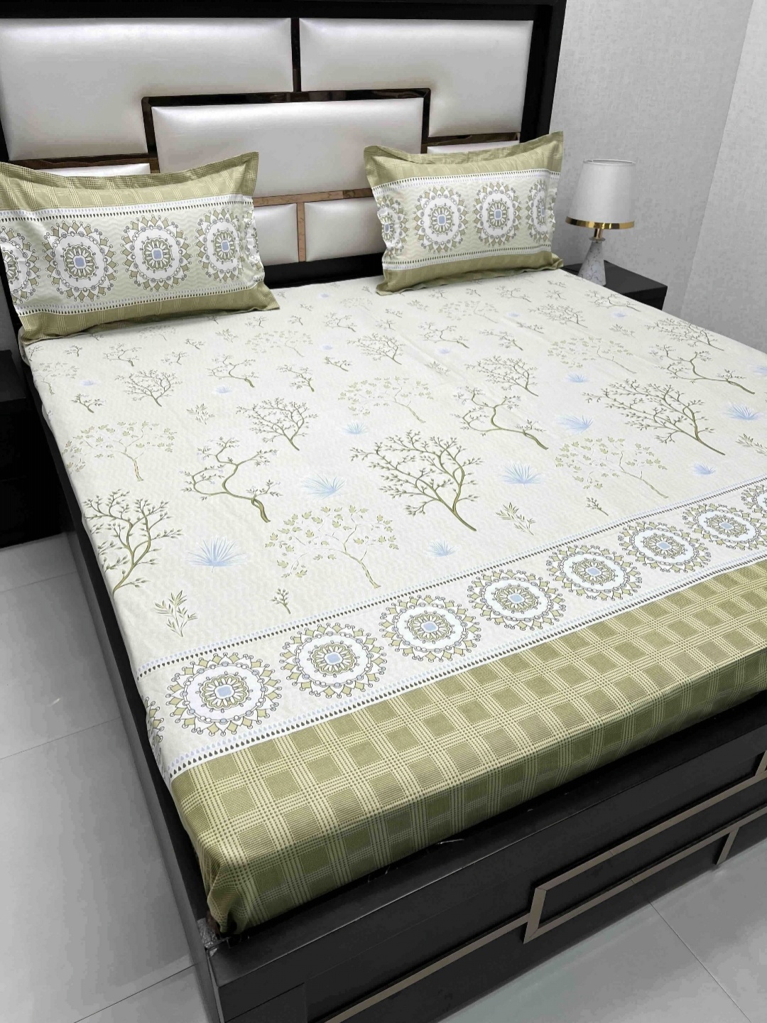 Pure Decor Cotton King Size Double Bed Bedsheet With 2 Pillow Covers 2.74m X 2.74m, Green
Pure Decor Cotton King Size Double Bed Bedsheet With 2 Pillow Covers 2.74m X 2.74m, Green