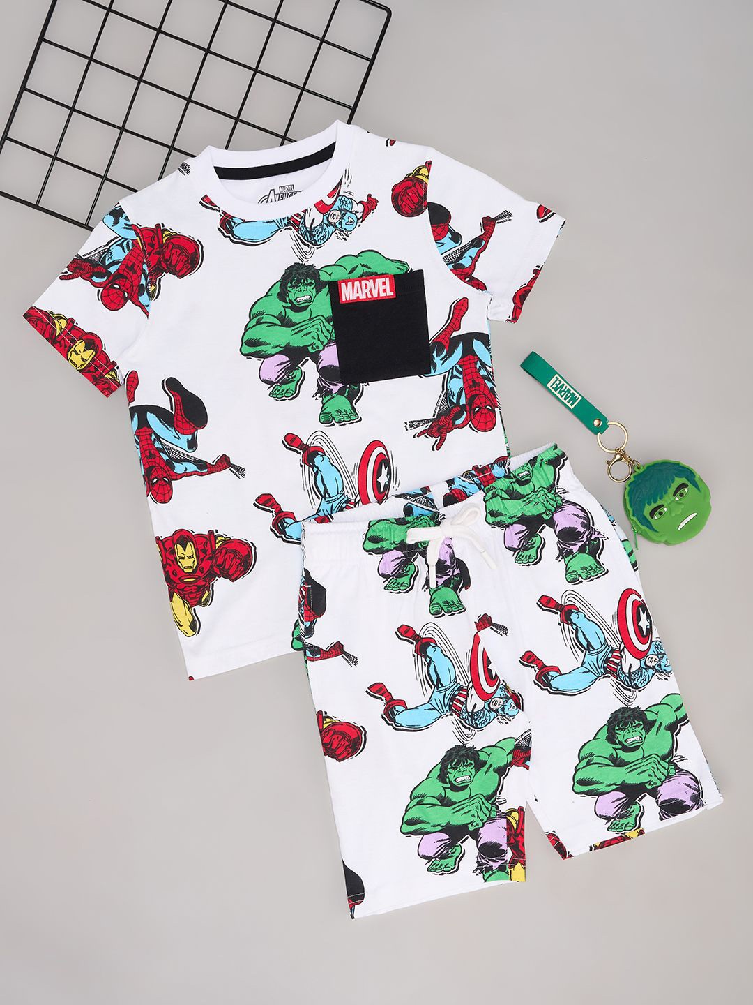 Pantaloons Baby Infants Boys Marvel Graphic Printed Pure Cotton T-shirt with Shorts, White
Pantaloons Baby Infants Boys Marvel Graphic Printed Pure Cotton T-shirt with Shorts, White