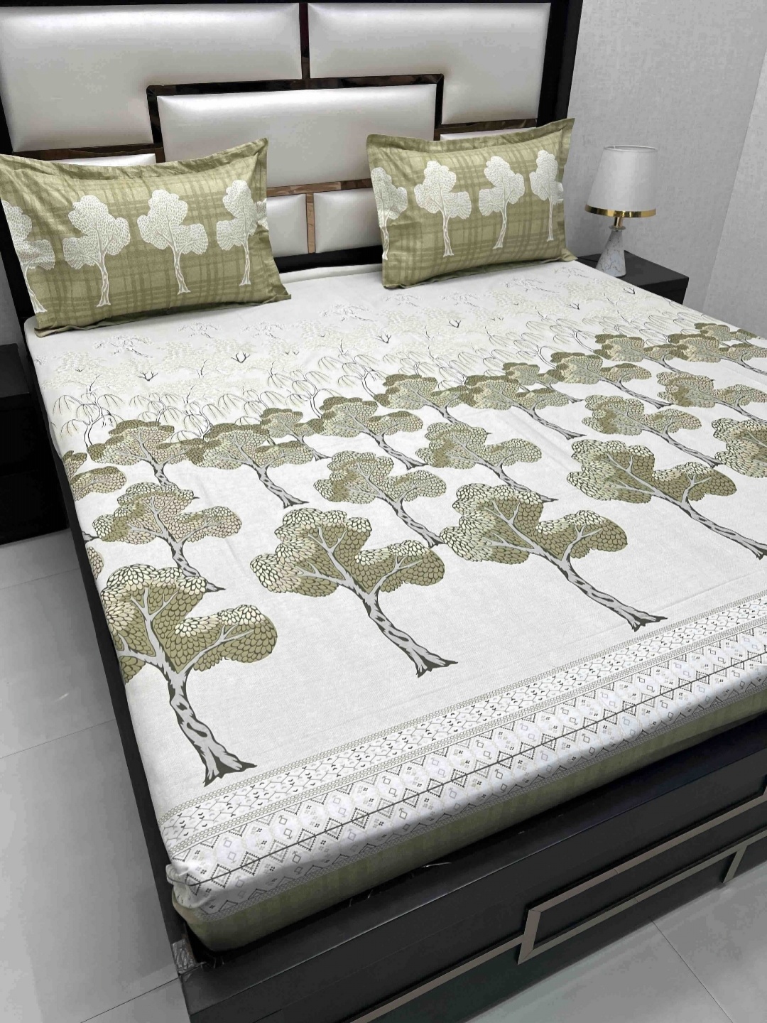 Pure Decor Cotton King Size Double Bed Bedsheet With 2 Pillow Covers 2.74m X 2.74m, Green
Pure Decor Cotton King Size Double Bed Bedsheet With 2 Pillow Covers 2.74m X 2.74m, Green