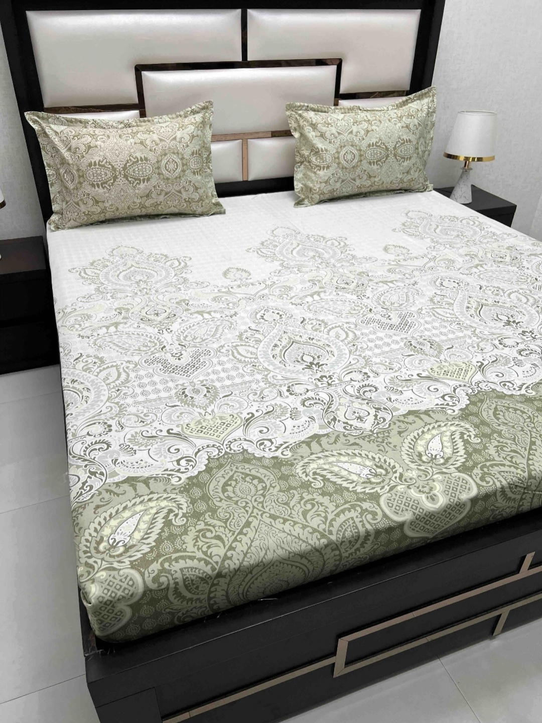 Pure Decor Cotton King Size Double Bed Bedsheet With 2 Pillow Covers 2.74m X 2.74m, Green
Pure Decor Cotton King Size Double Bed Bedsheet With 2 Pillow Covers 2.74m X 2.74m, Green