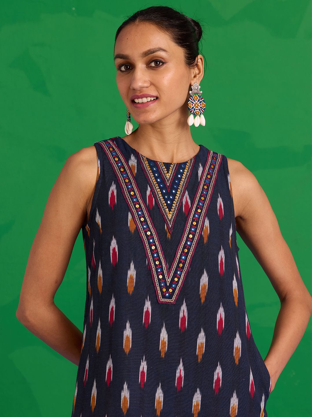 OKHAI Abstract Ikkat Printed Mirror Work Sleeveless Pure Cotton Straight Kurta, Navy blue
OKHAI Abstract Ikkat Printed Mirror Work Sleeveless Pure Cotton Straight Kurta, Navy blue