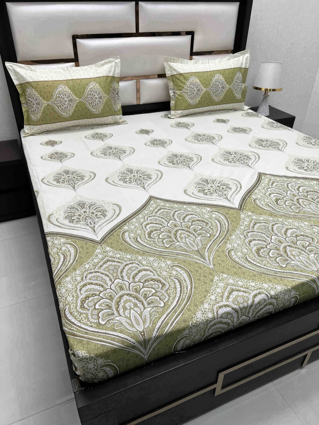 Pure Decor Lifestyle Green Printed Pure Cotton 250 TC King Bedsheet Set 2.74 x 2.74 m
Pure Decor Lifestyle Green Printed Pure Cotton 250 TC King Bedsheet Set 2.74 x 2.74 m