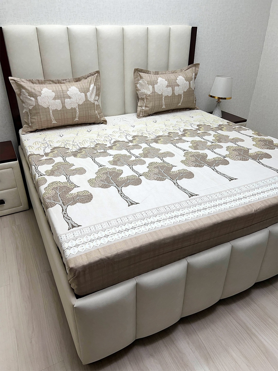 Pure Decor Lifestyle Brown Printed Pure Cotton 330 TC King Bedsheet Set 2.74 x 2.74 m
Pure Decor Lifestyle Brown Printed Pure Cotton 330 TC King Bedsheet Set 2.74 x 2.74 m