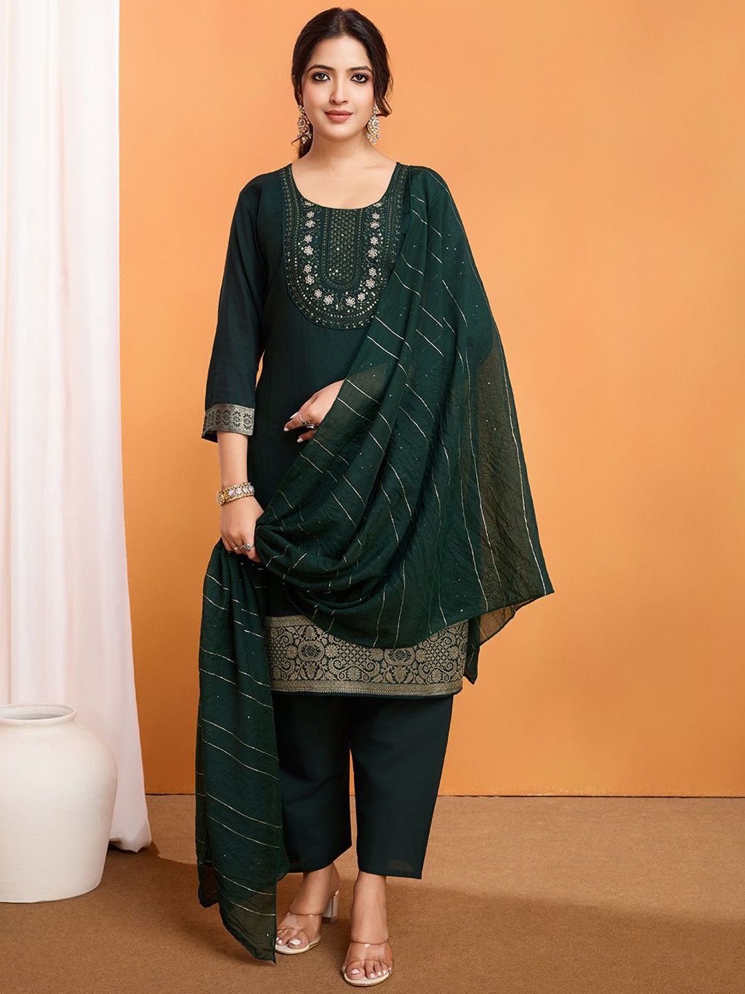 Panzora Floral Embroidered Sequinned Straight Kurta With Trousers & Dupatta, Green
Panzora Floral Embroidered Sequinned Straight Kurta With Trousers & Dupatta, Green