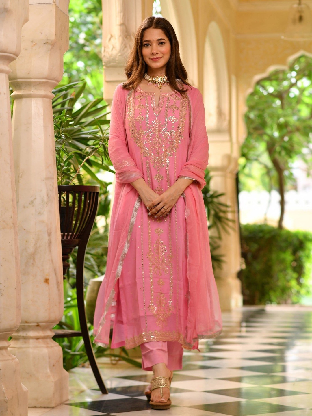 DIMPLE DESIGN STUDIO Women Ethnic Motifs Embroidered Georgette Kurta & Pyjamas & Dupatta, Pink
DIMPLE DESIGN STUDIO Women Ethnic Motifs Embroidered Georgette Kurta & Pyjamas & Dupatta, Pink
