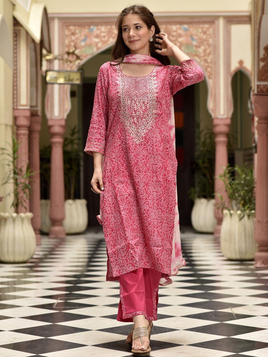DIMPLE DESIGN STUDIO Bandhani Printed Gotta Patti Pure Cotton Kurta Trousers & Dupatta, Pink
DIMPLE DESIGN STUDIO Bandhani Printed Gotta Patti Pure Cotton Kurta Trousers & Dupatta, Pink