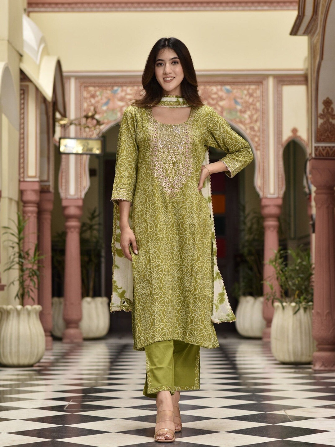 DIMPLE DESIGN STUDIO Bandhani Printed Sequinned Pure Cotton Kurta & Trouser & Dupatta, Green
DIMPLE DESIGN STUDIO Bandhani Printed Sequinned Pure Cotton Kurta & Trouser & Dupatta, Green