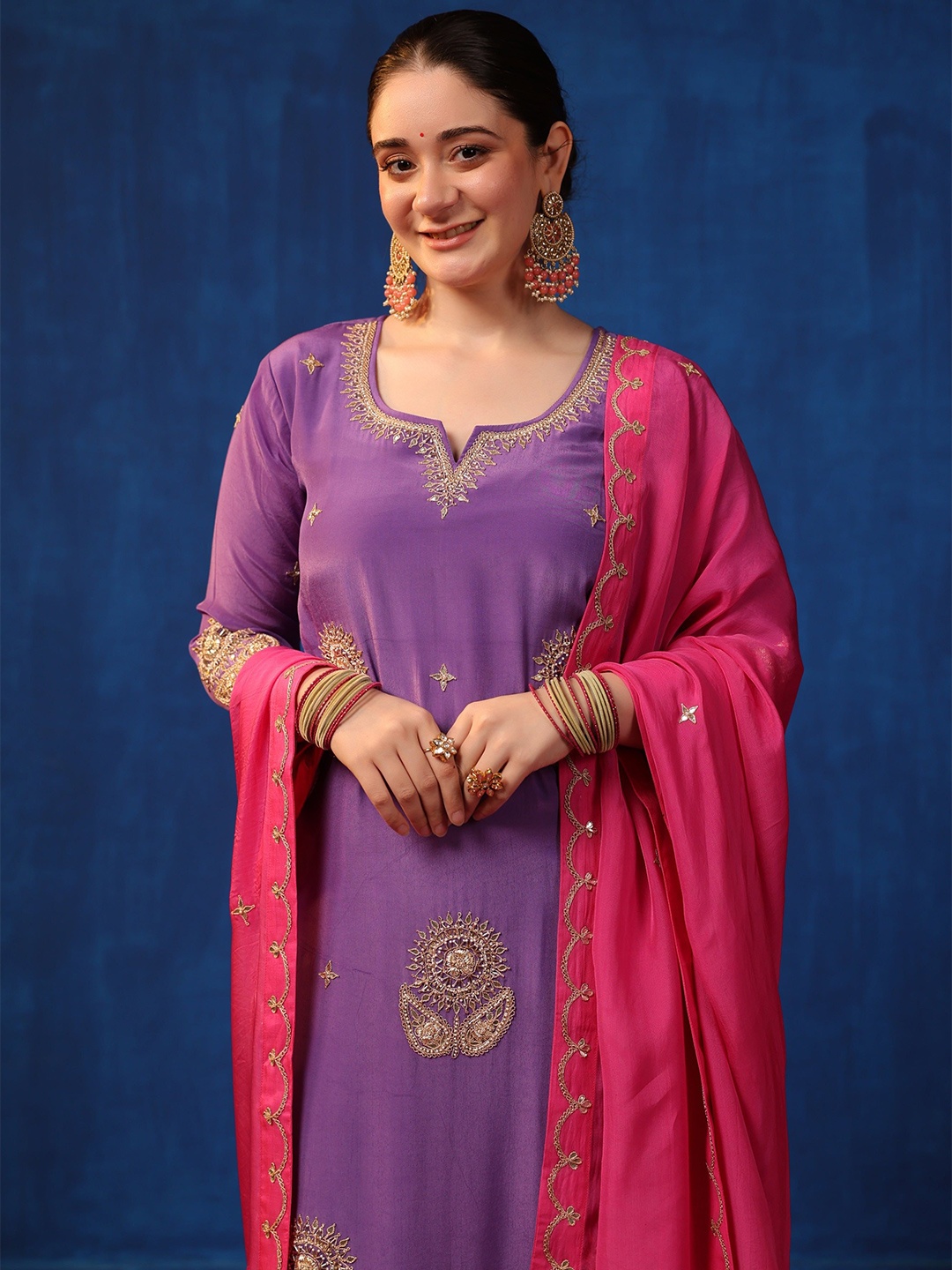 DIMPLE DESIGN STUDIO Floral Embroidered Sequinned Straight Kurta With Palazzos & Dupatta, Purple
DIMPLE DESIGN STUDIO Floral Embroidered Sequinned Straight Kurta With Palazzos & Dupatta, Purple