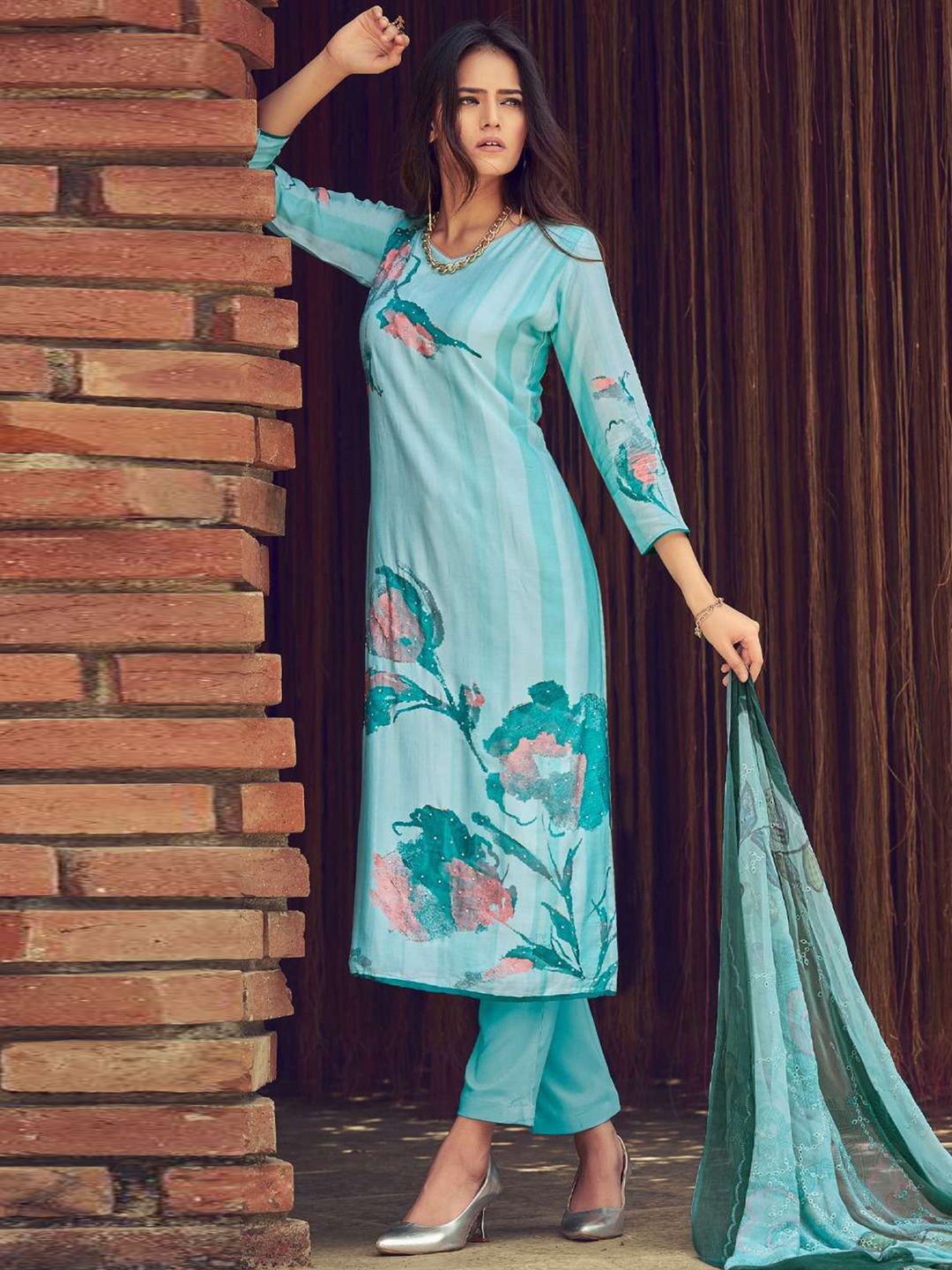 Stylee LIFESTYLE Floral Printed Sequence Pure Silk Unstitched Dress Material, Turquoise blue
Stylee LIFESTYLE Floral Printed Sequence Pure Silk Unstitched Dress Material, Turquoise blue