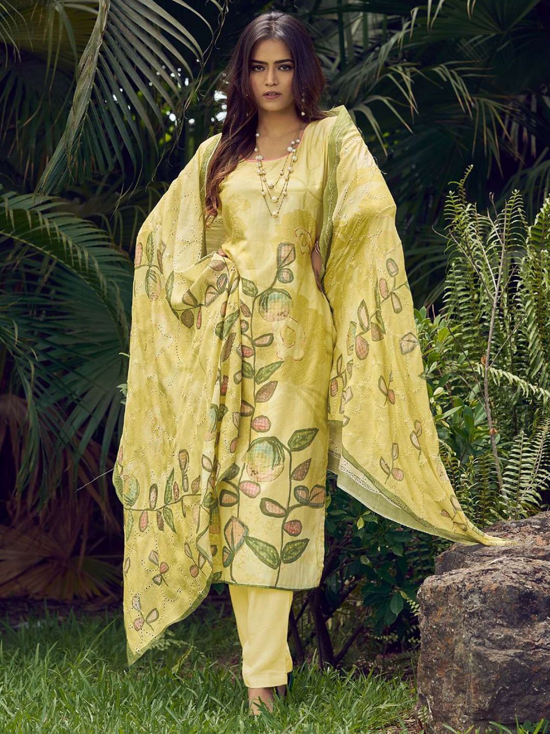 Stylee LIFESTYLE Floral Printed Sequinned Pure Silk Unstitched Dress Material, Yellow
Stylee LIFESTYLE Floral Printed Sequinned Pure Silk Unstitched Dress Material, Yellow
