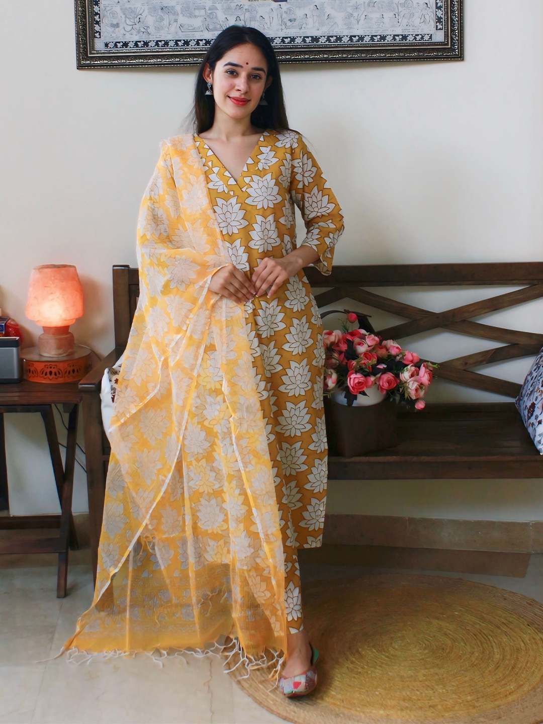 DIMPLE DESIGN STUDIO Women Floral Printed Regular Kurta with Trousers & With Dupatta, Yellow
DIMPLE DESIGN STUDIO Women Floral Printed Regular Kurta with Trousers & With Dupatta, Yellow