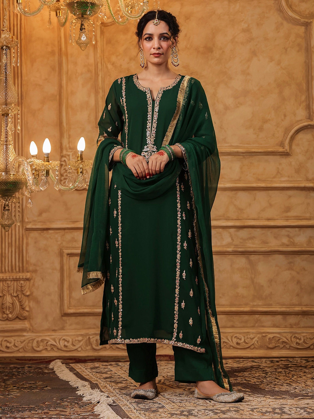 DIMPLE DESIGN STUDIO Ethnic Motifs Embroidered Thread Work Kurta & Trousers & Dupatta, Green
DIMPLE DESIGN STUDIO Ethnic Motifs Embroidered Thread Work Kurta & Trousers & Dupatta, Green