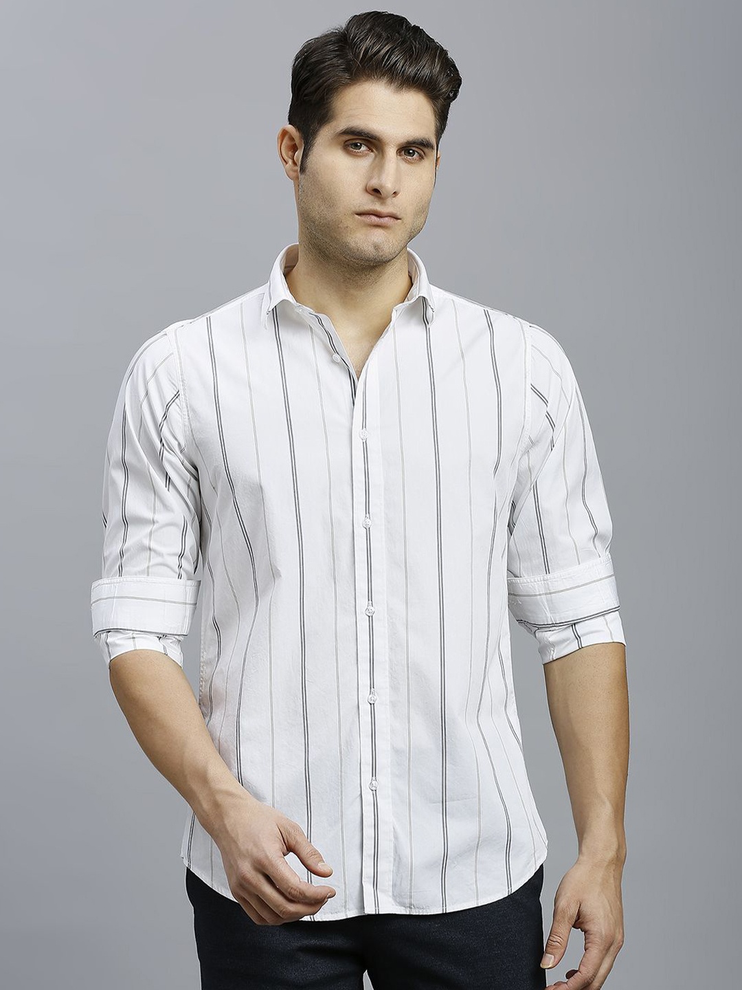 Reid & Taylor Men India Slim Cutaway Collar Vertical Striped Cotton Slim Fit Casual Shirt, White
Reid & Taylor Men India Slim Cutaway Collar Vertical Striped Cotton Slim Fit Casual Shirt, White
