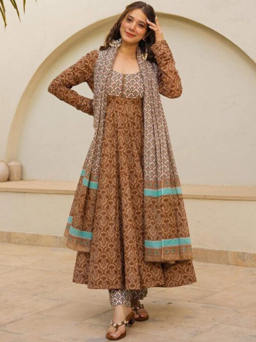 Idaho Clothing Nilima Round Neck Floral Printed Pure Cotton Kurta with Trouser & Dupatta, Brown
Idaho Clothing Nilima Round Neck Floral Printed Pure Cotton Kurta with Trouser & Dupatta, Brown