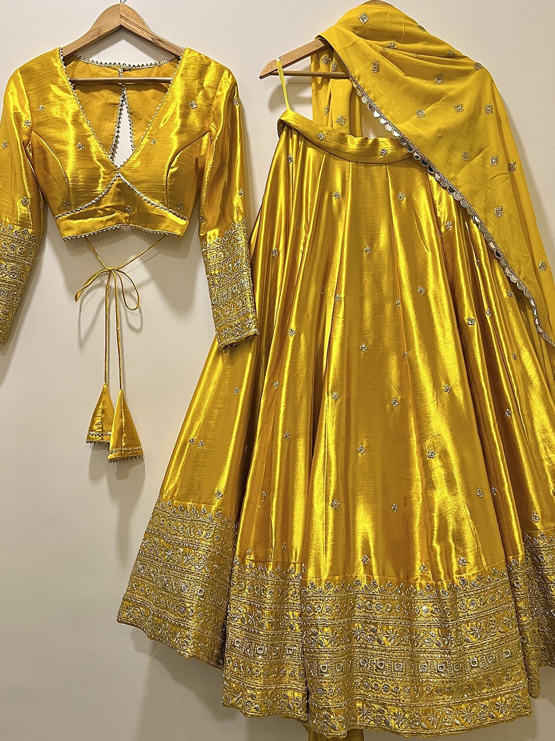 StyleStatement Embellished Ready to Wear Lehenga & Unstitched Blouse With Dupatta, Yellow
StyleStatement Embellished Ready to Wear Lehenga & Unstitched Blouse With Dupatta, Yellow