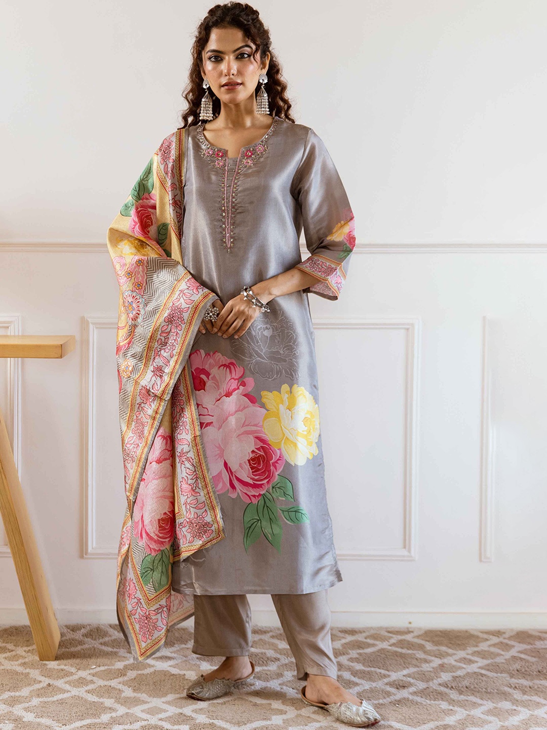 KALINI Women Floral Embroidered Regular Sequinned Kurta with Trousers & With Dupatta, Grey
KALINI Women Floral Embroidered Regular Sequinned Kurta with Trousers & With Dupatta, Grey