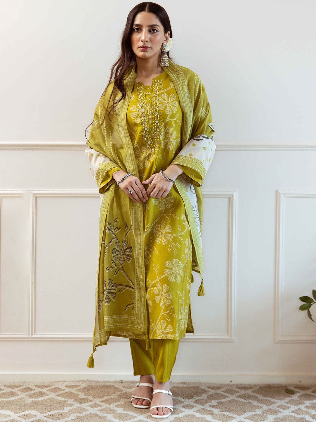 KALINI Women Bandhani Embroidered Regular Mirror Work Kurta with Trousers & With Dupatta, Green
KALINI Women Bandhani Embroidered Regular Mirror Work Kurta with Trousers & With Dupatta, Green