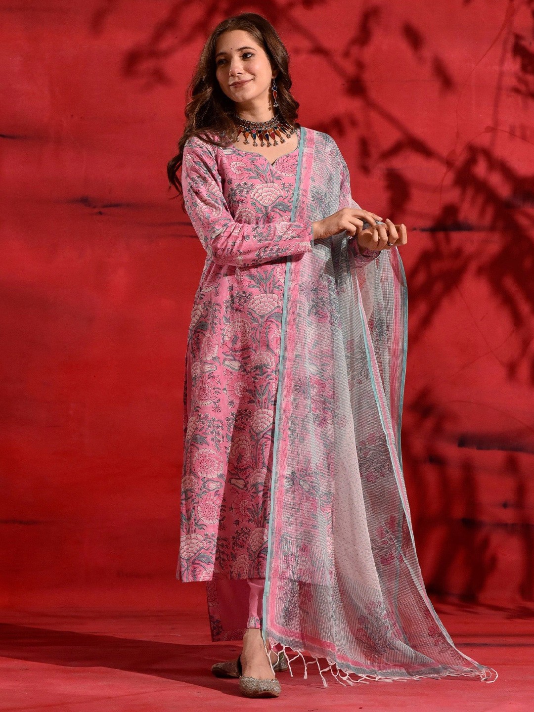 DIMPLE DESIGN STUDIO Floral Printed Pure Cotton Straight Kurta with Trousers & Dupatta, Pink
DIMPLE DESIGN STUDIO Floral Printed Pure Cotton Straight Kurta with Trousers & Dupatta, Pink