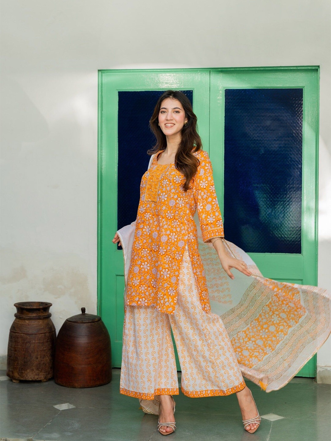 DIMPLE DESIGN STUDIO Women Floral Printed Pure Cotton Kurta with Palazzos & Dupatta, Yellow
DIMPLE DESIGN STUDIO Women Floral Printed Pure Cotton Kurta with Palazzos & Dupatta, Yellow