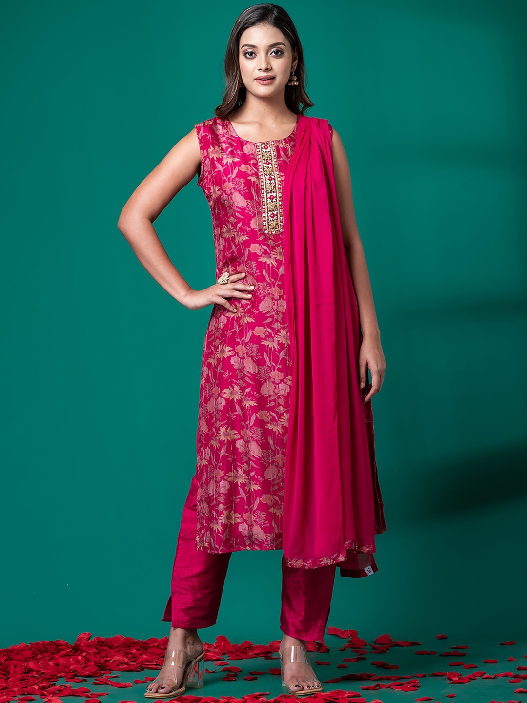 SHREE BALAJI Floral Printed Regular Thread Work Straight Kurta With Trouser With Dupatta, Pink
SHREE BALAJI Floral Printed Regular Thread Work Straight Kurta With Trouser With Dupatta, Pink