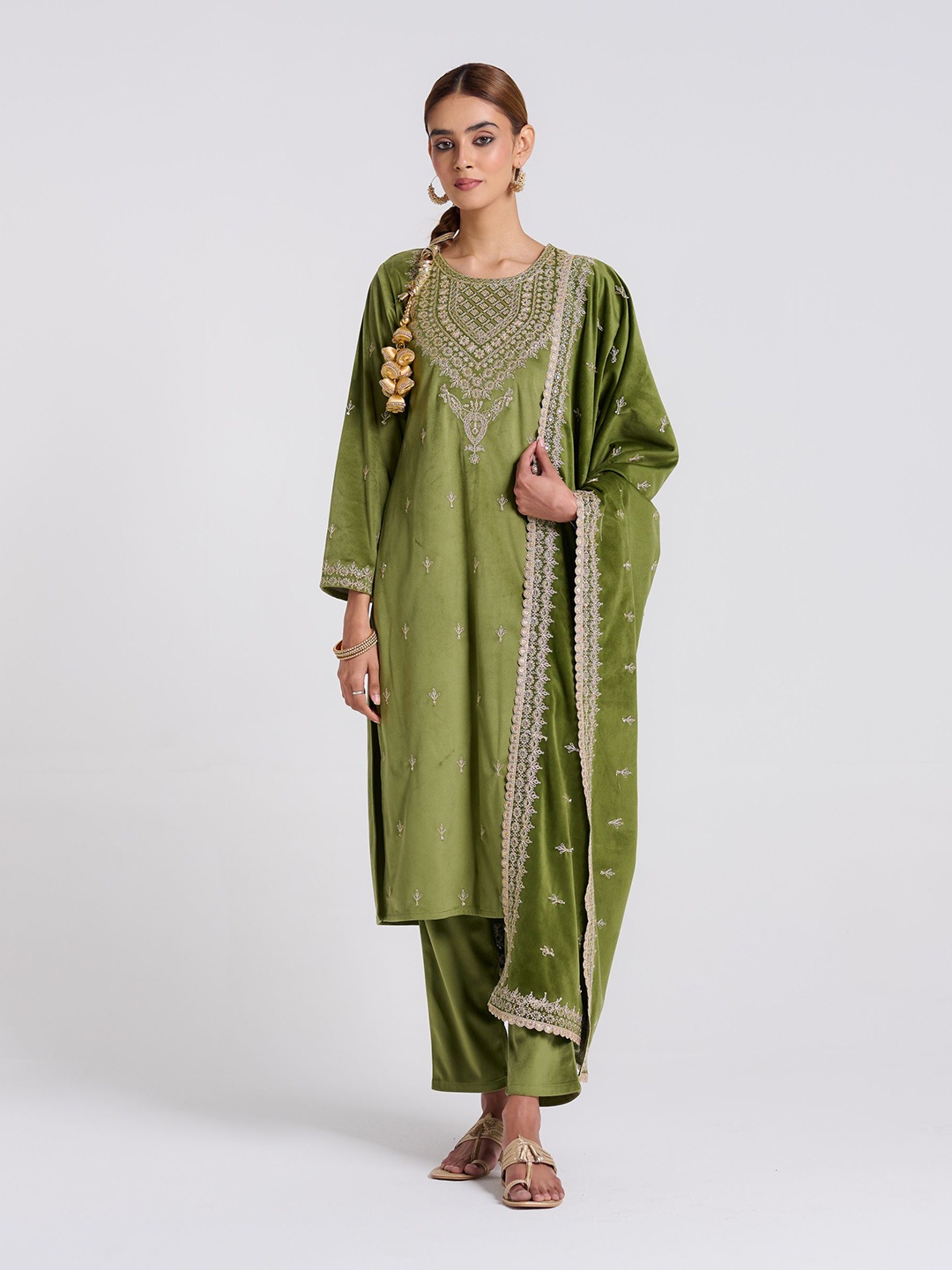 Rustorange Gulzaar Women Embroidered Thread Work Velvet Kurta With Salwar With Dupatta, Olive
Rustorange Gulzaar Women Embroidered Thread Work Velvet Kurta With Salwar With Dupatta, Olive