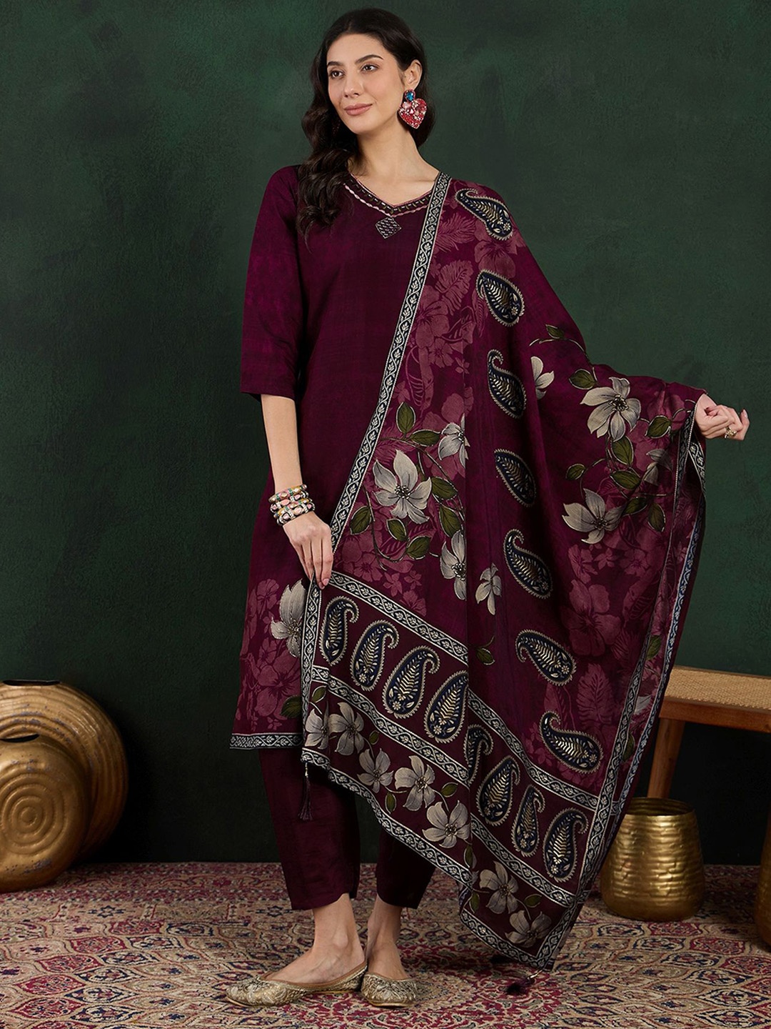 Sangria Burgundy Floral Printed Regular Thread Work Straight Kurta With Trouser & Dupatta
Sangria Burgundy Floral Printed Regular Thread Work Straight Kurta With Trouser & Dupatta