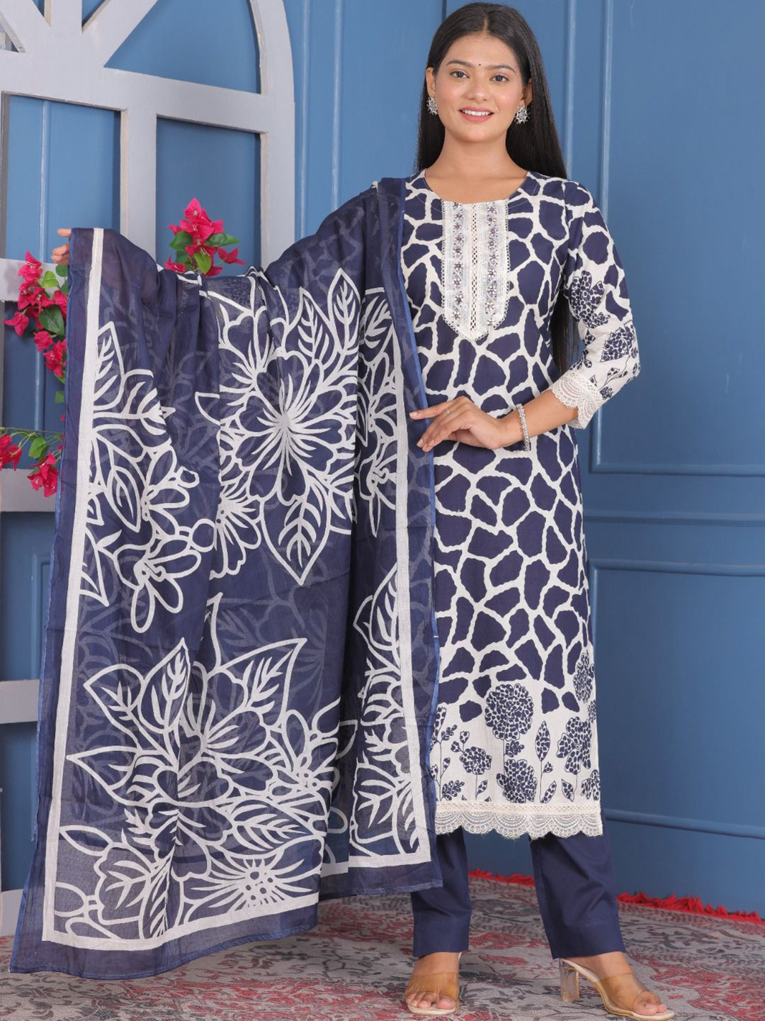 KALINI Floral Printed Round Neck Pure Cotton A-Line Kurta With Trousers & Dupatta, Navy blue
KALINI Floral Printed Round Neck Pure Cotton A-Line Kurta With Trousers & Dupatta, Navy blue