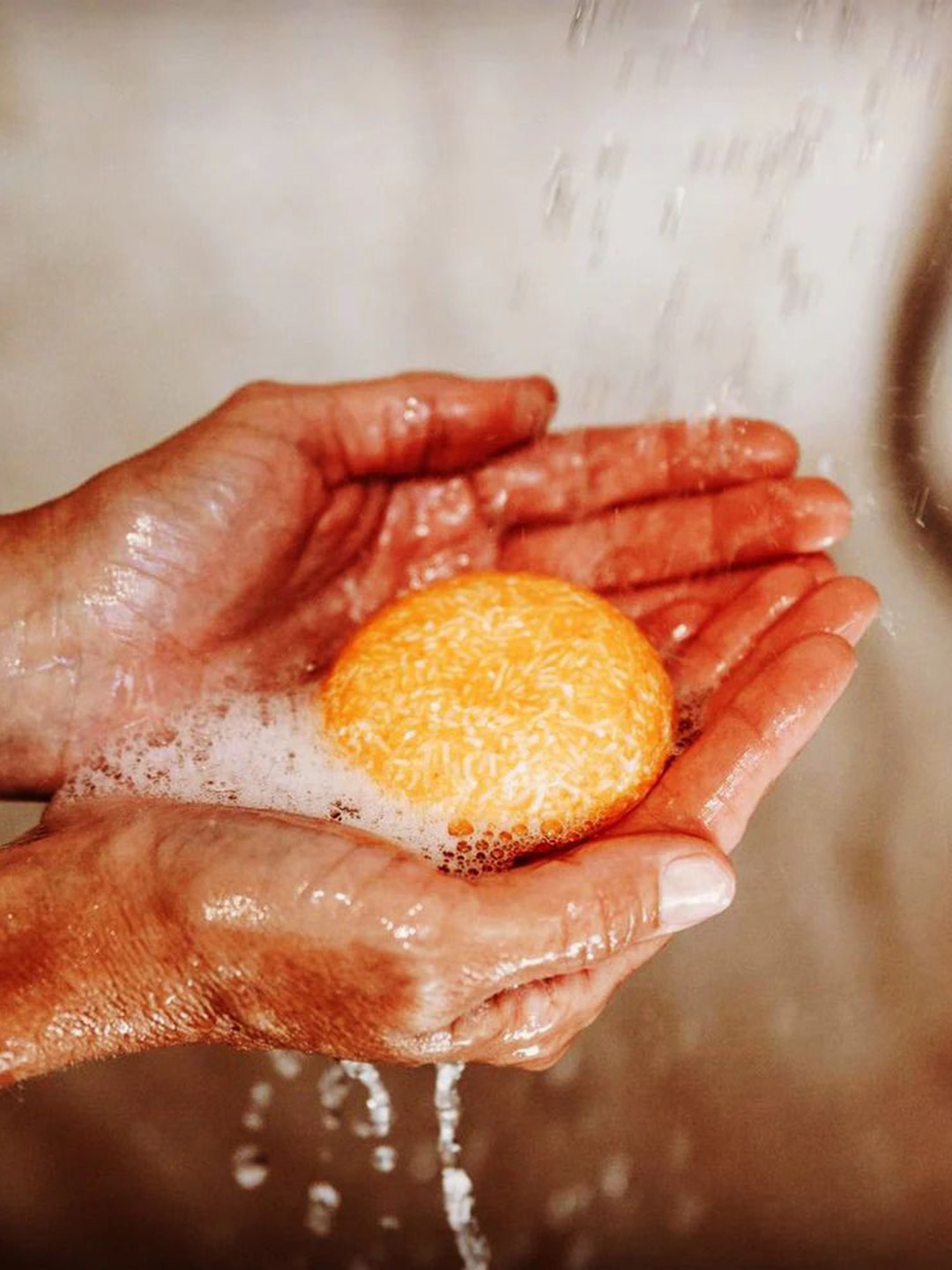 KAURA Warmth Shampoo Bar Enriched With Shea Oil & Cocoa Butter For Oil Control - 55 g, Yellow
KAURA Warmth Shampoo Bar Enriched With Shea Oil & Cocoa Butter For Oil Control - 55 g, Yellow