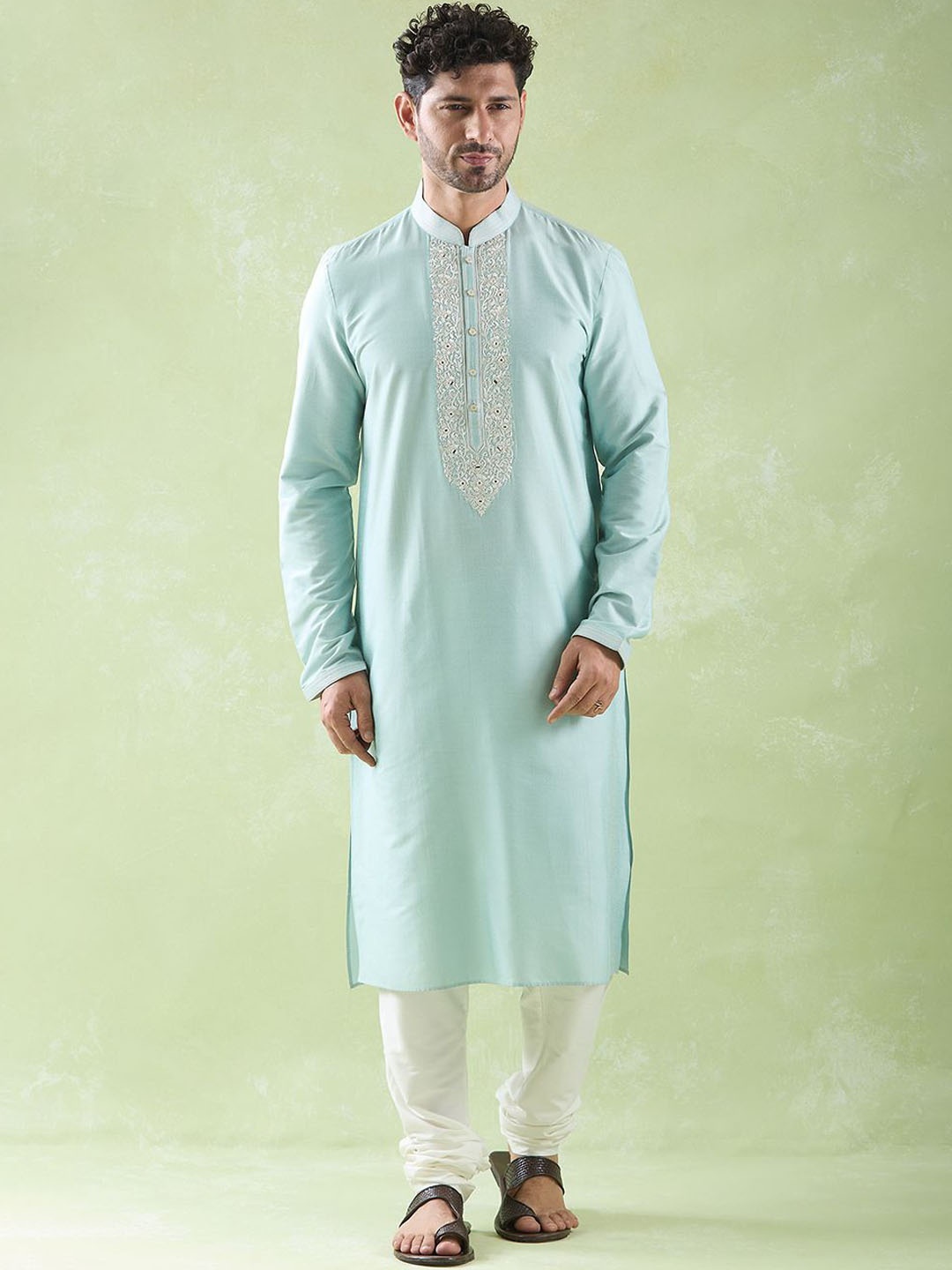 Arihant Rai Sinha Ethnic Motifs Yoke Design Thread Work Pure Cotton Kurta With Churidar, Blue
Arihant Rai Sinha Ethnic Motifs Yoke Design Thread Work Pure Cotton Kurta With Churidar, Blue