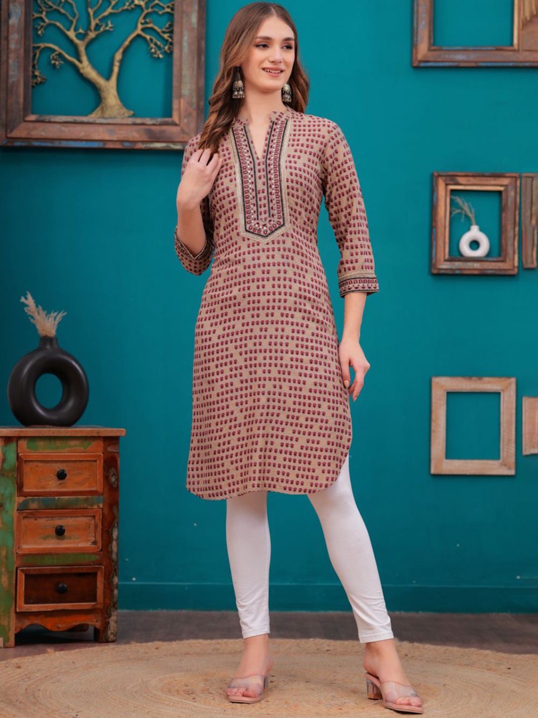 HIGHLIGHT FASHION EXPORT Floral Printed Mandarin Collar Thread Work Straight Kurta, Maroon
HIGHLIGHT FASHION EXPORT Floral Printed Mandarin Collar Thread Work Straight Kurta, Maroon