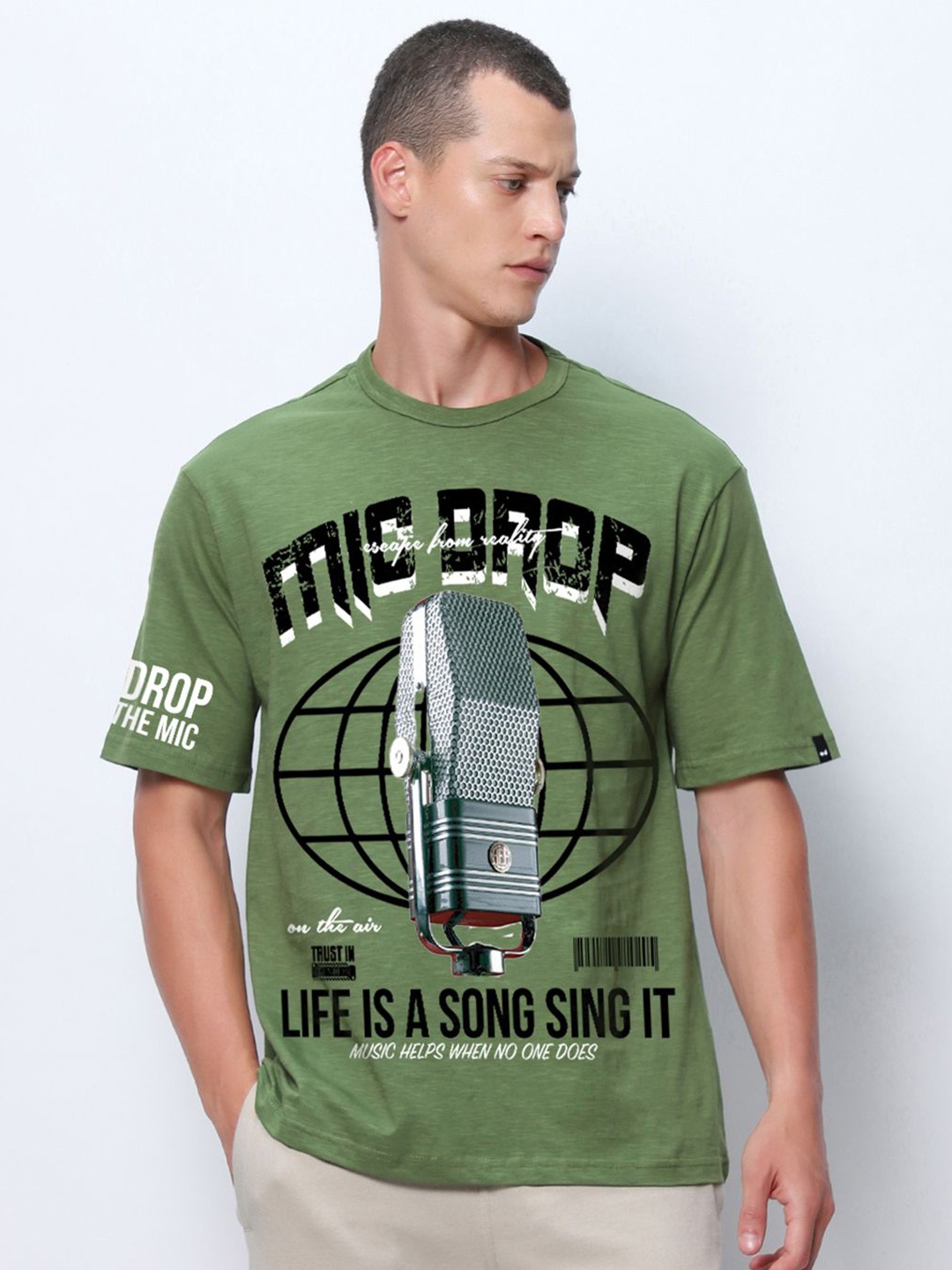 Bewakoof AIR Men Men Typography Printed Round Neck Cotton Oversized T-shirt, Olive
Bewakoof AIR Men Men Typography Printed Round Neck Cotton Oversized T-shirt, Olive