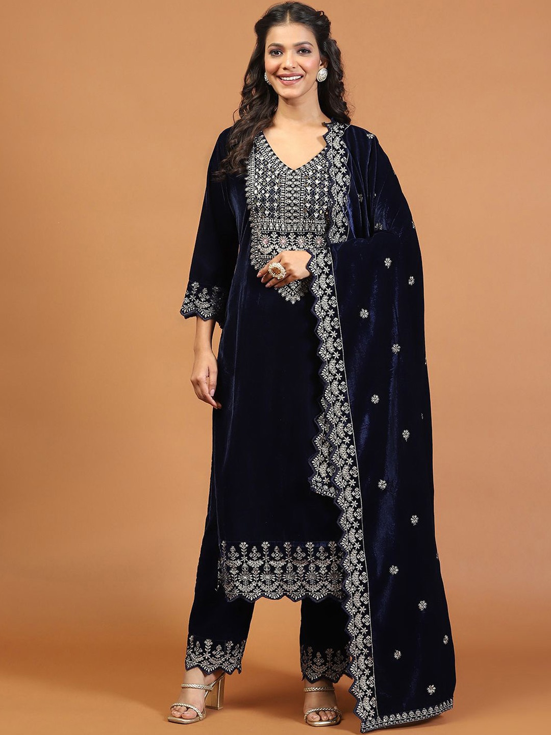Meena Bazaar Floral Embroidered Mirror Work Velvet Kurta With Trousers & Dupatta, Navy blue
Meena Bazaar Floral Embroidered Mirror Work Velvet Kurta With Trousers & Dupatta, Navy blue