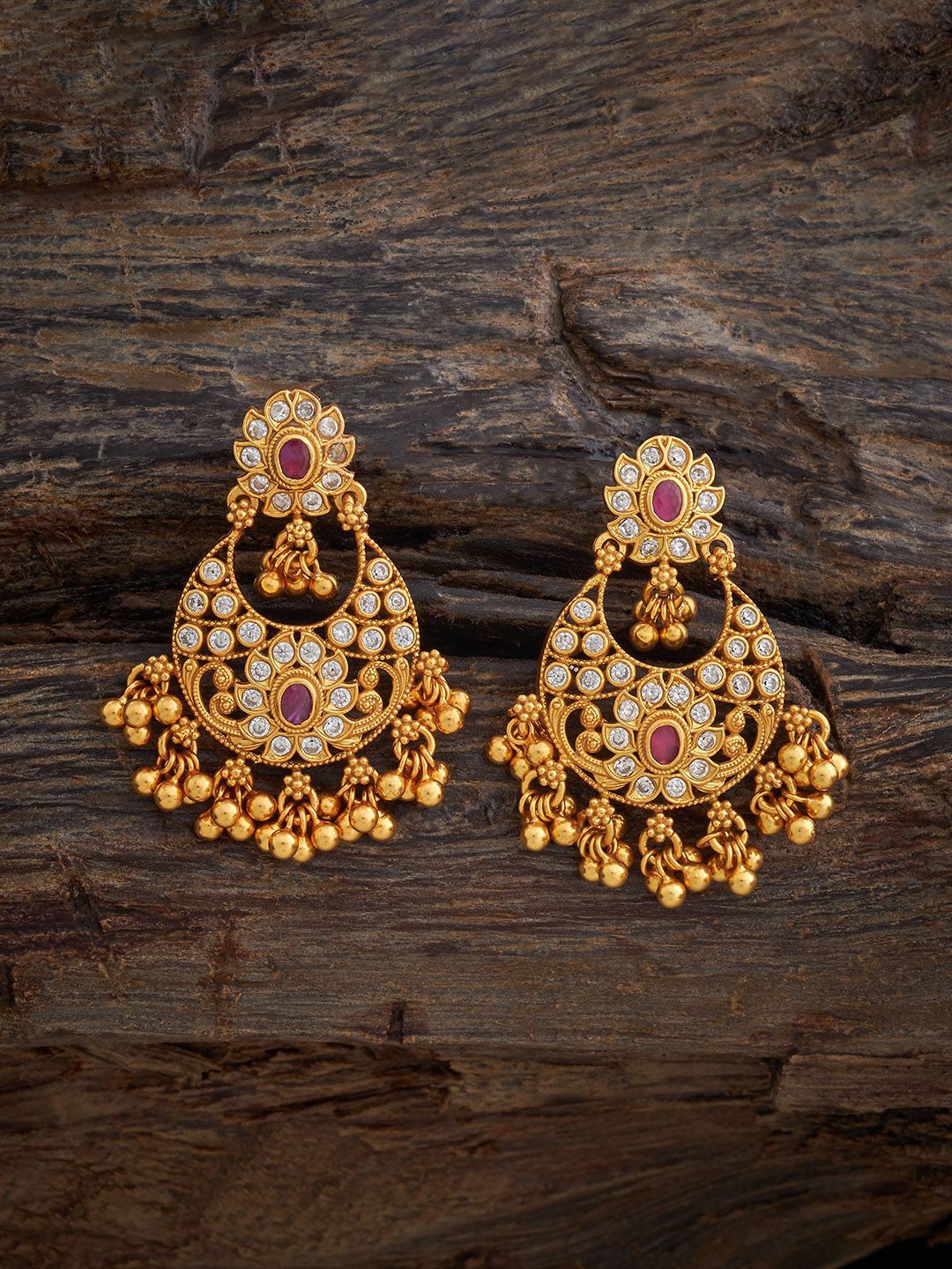 Kushal's Fashion Jewellery 92.5 Sterling Silver Gold-Plated Crescent Shaped Chandbalis
Kushal's Fashion Jewellery 92.5 Sterling Silver Gold-Plated Crescent Shaped Chandbalis