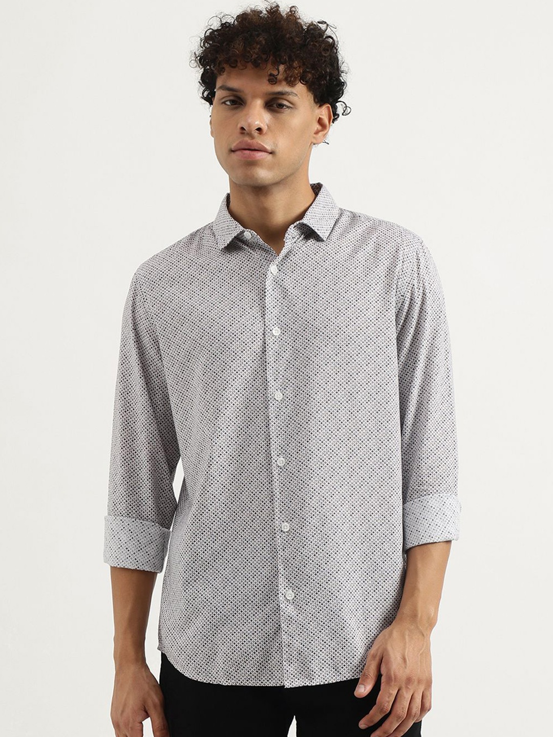 United Colors of Benetton Men Spread Collar Micro Ditsy Printed Casual Shirt, Off white
United Colors of Benetton Men Spread Collar Micro Ditsy Printed Casual Shirt, Off white