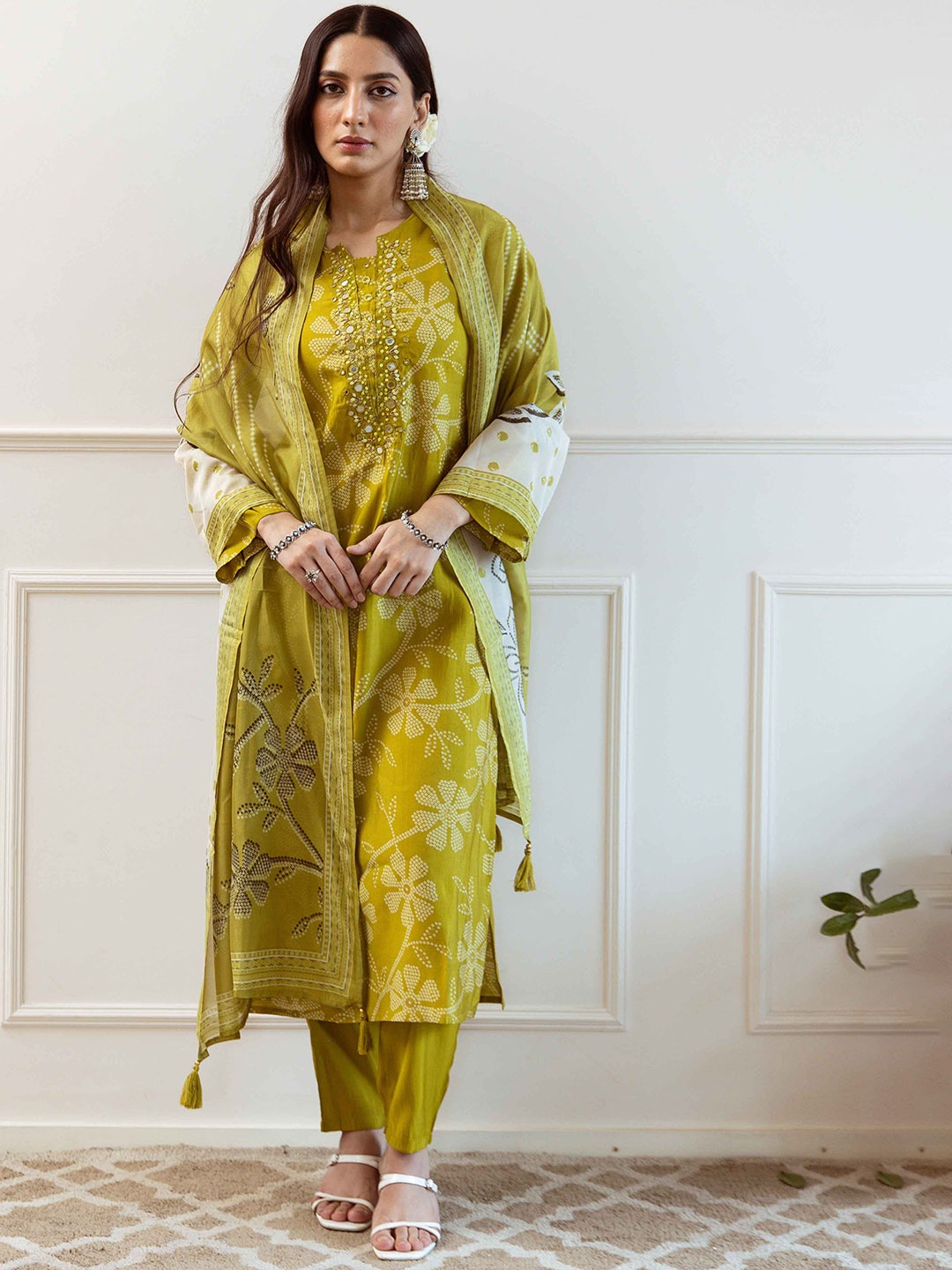 Nehamta Bandhani Printed Regular Mirror Work Straight Kurta with Trousers & Dupatta, Green
Nehamta Bandhani Printed Regular Mirror Work Straight Kurta with Trousers & Dupatta, Green
