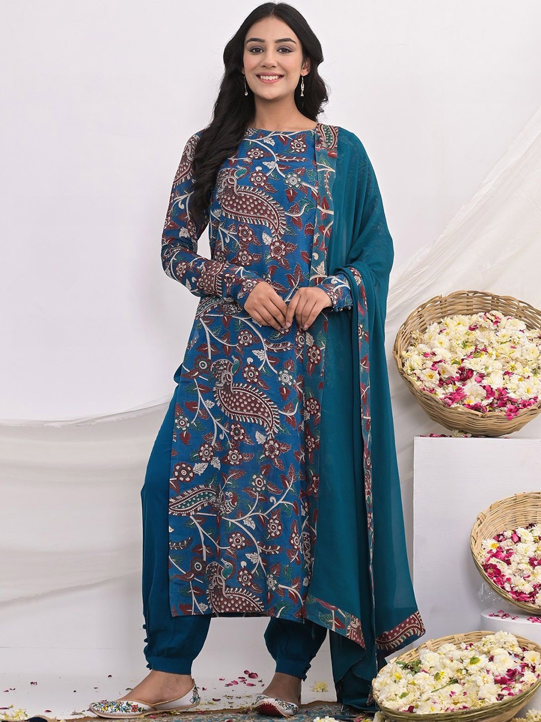 MAHUKAA Kalamkari Printed Boat Neck Straight Pure Cotton Kurta With Salwar And Dupatta, Blue
MAHUKAA Kalamkari Printed Boat Neck Straight Pure Cotton Kurta With Salwar And Dupatta, Blue