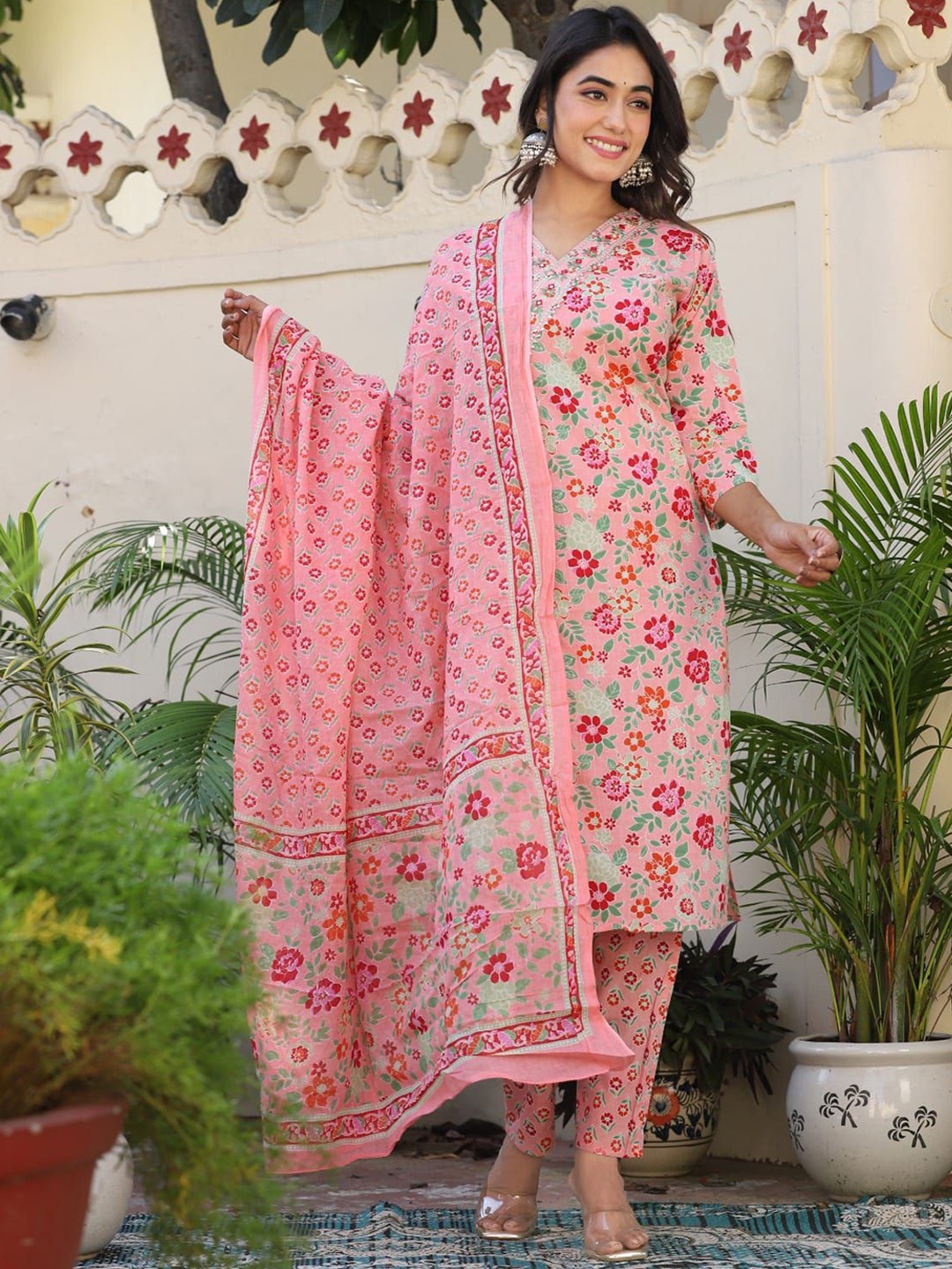 MILAAV Floral Printed Angrakha Style Gotta Patti Work Pure Cotton Straight Kurta Set, Pink
MILAAV Floral Printed Angrakha Style Gotta Patti Work Pure Cotton Straight Kurta Set, Pink