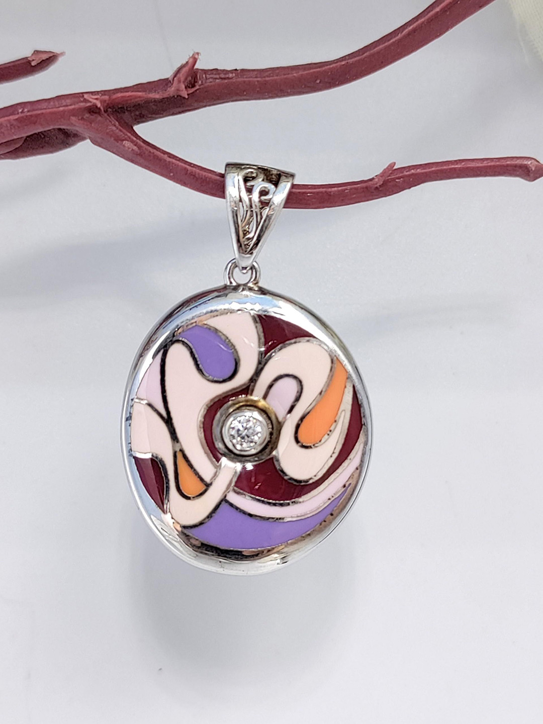 AMONROO 925 Sterling Silver Rhodium-Plated Enamelled CZ Studded Circular Pendant
AMONROO 925 Sterling Silver Rhodium-Plated Enamelled CZ Studded Circular Pendant