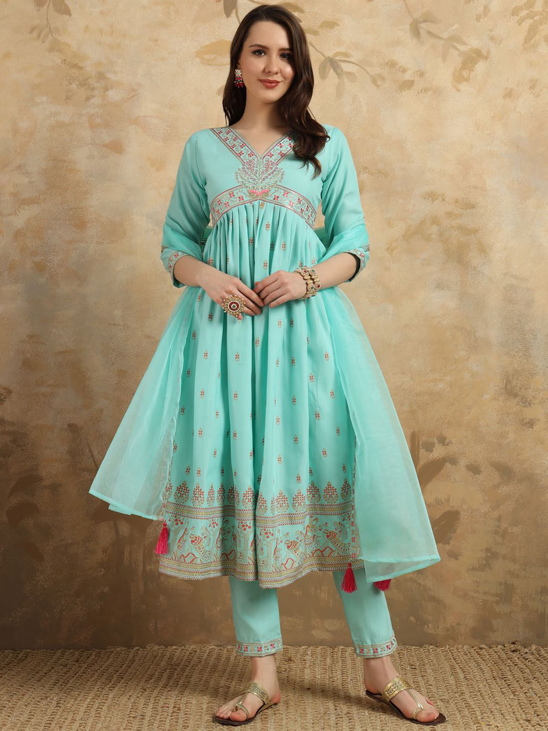 Jayalakshmi Silks Floral Embroidered V-Neck Thread Work Empire Anarkali Kurta Set, Turquoise blue
Jayalakshmi Silks Floral Embroidered V-Neck Thread Work Empire Anarkali Kurta Set, Turquoise blue