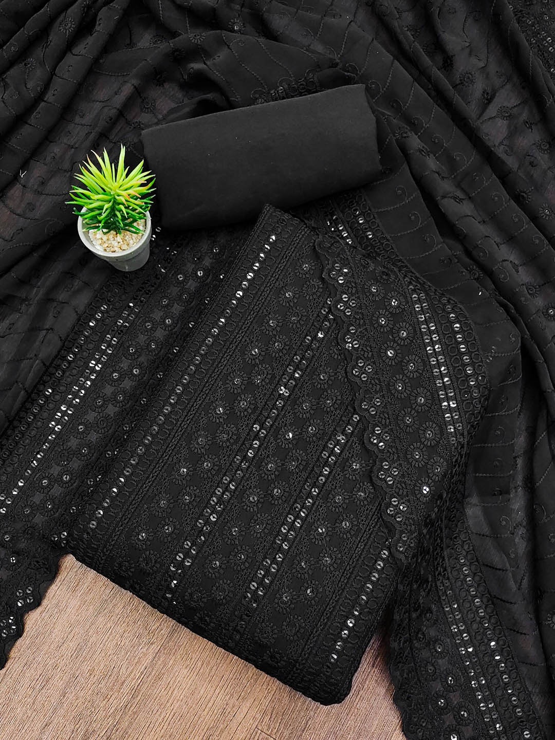 LeeliPeeri Designer Floral Motifs Thread Embroidered Unstitched Dress Material, Black
LeeliPeeri Designer Floral Motifs Thread Embroidered Unstitched Dress Material, Black