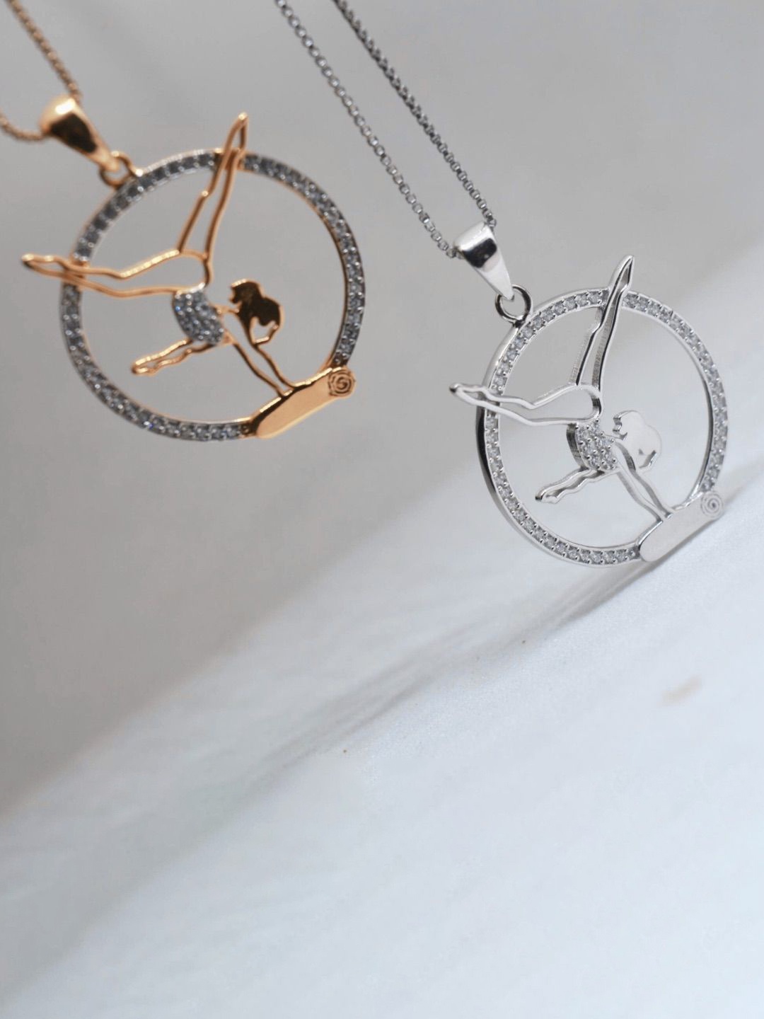Luxevogue 927 Sterling Silver Rose Gold-Plated CZ-Stone Studded Gymnastics Girl Pendant
Luxevogue 927 Sterling Silver Rose Gold-Plated CZ-Stone Studded Gymnastics Girl Pendant