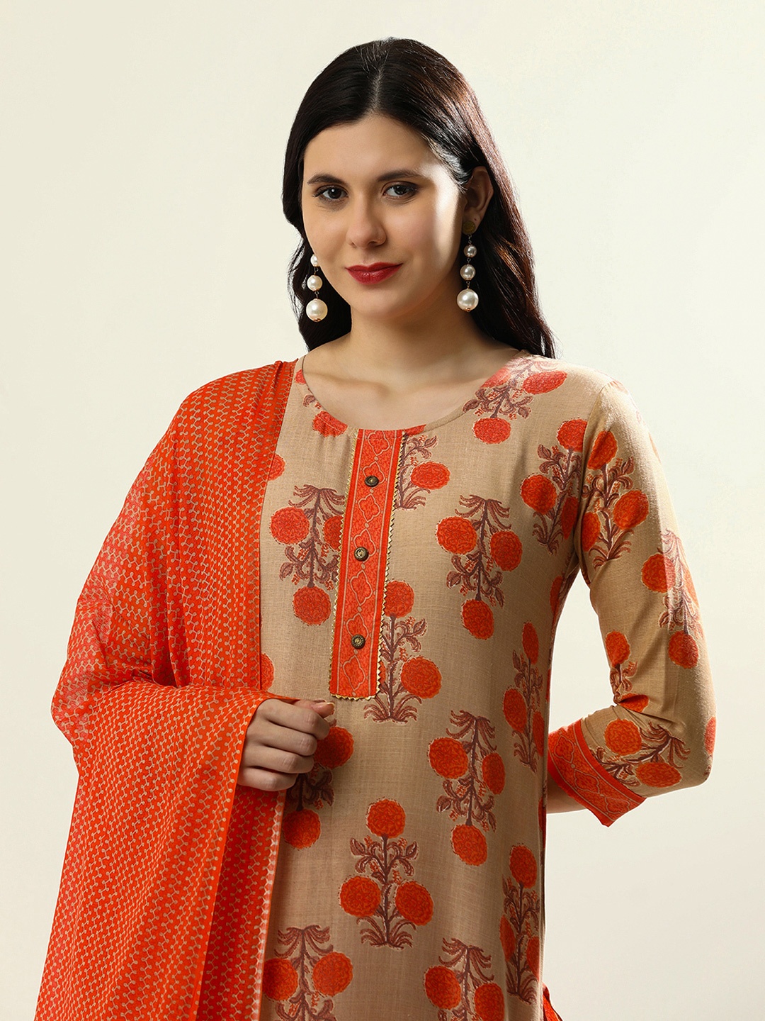 Jaipur Kurti Women Floral Embroidered Regular Gotta Patti Pure Cotton Kurta with Trousers & With Dupatta, Orange
Jaipur Kurti Women Floral Embroidered Regular Gotta Patti Pure Cotton Kurta with Trousers & With Dupatta, Orange