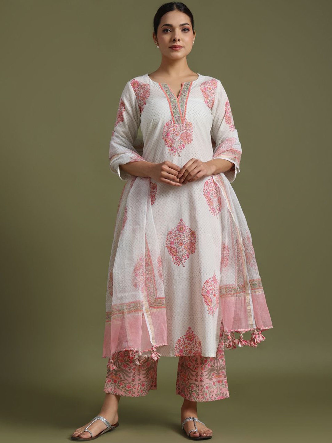 JAIPURIBANNO Women Printed Regular Gotta Patti Pure Cotton Kurta with Trousers & With Dupatta, White
JAIPURIBANNO Women Printed Regular Gotta Patti Pure Cotton Kurta with Trousers & With Dupatta, White