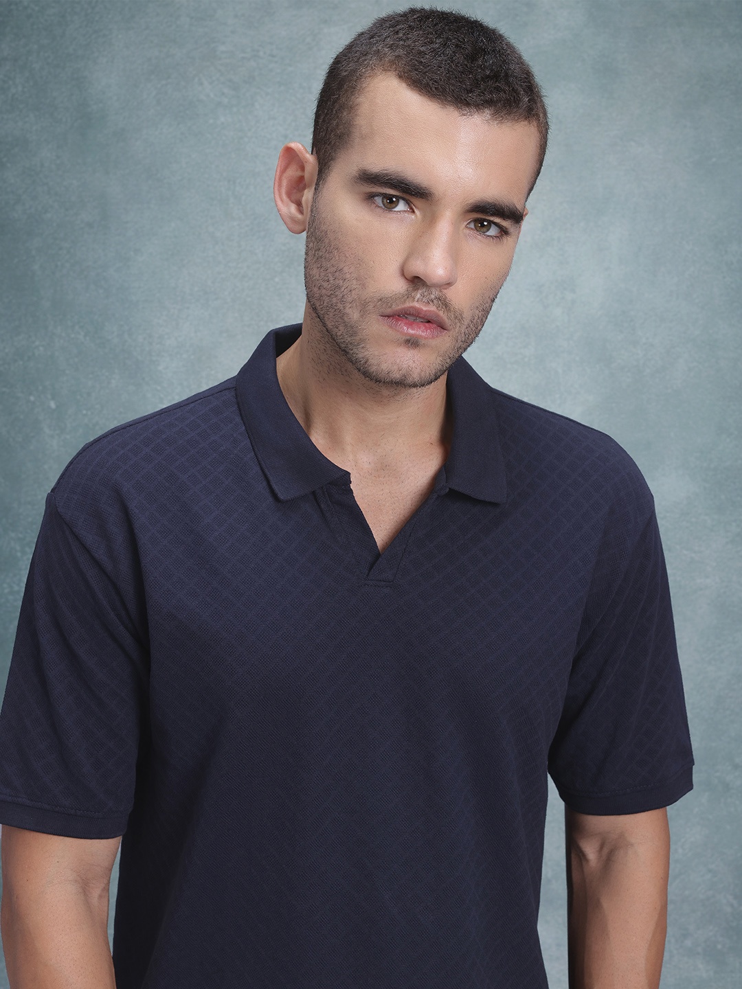 The Roadster Life Co. Geometric Self-Design Regular Fit Polo Collar T-shirt, Navy blue
The Roadster Life Co. Geometric Self-Design Regular Fit Polo Collar T-shirt, Navy blue