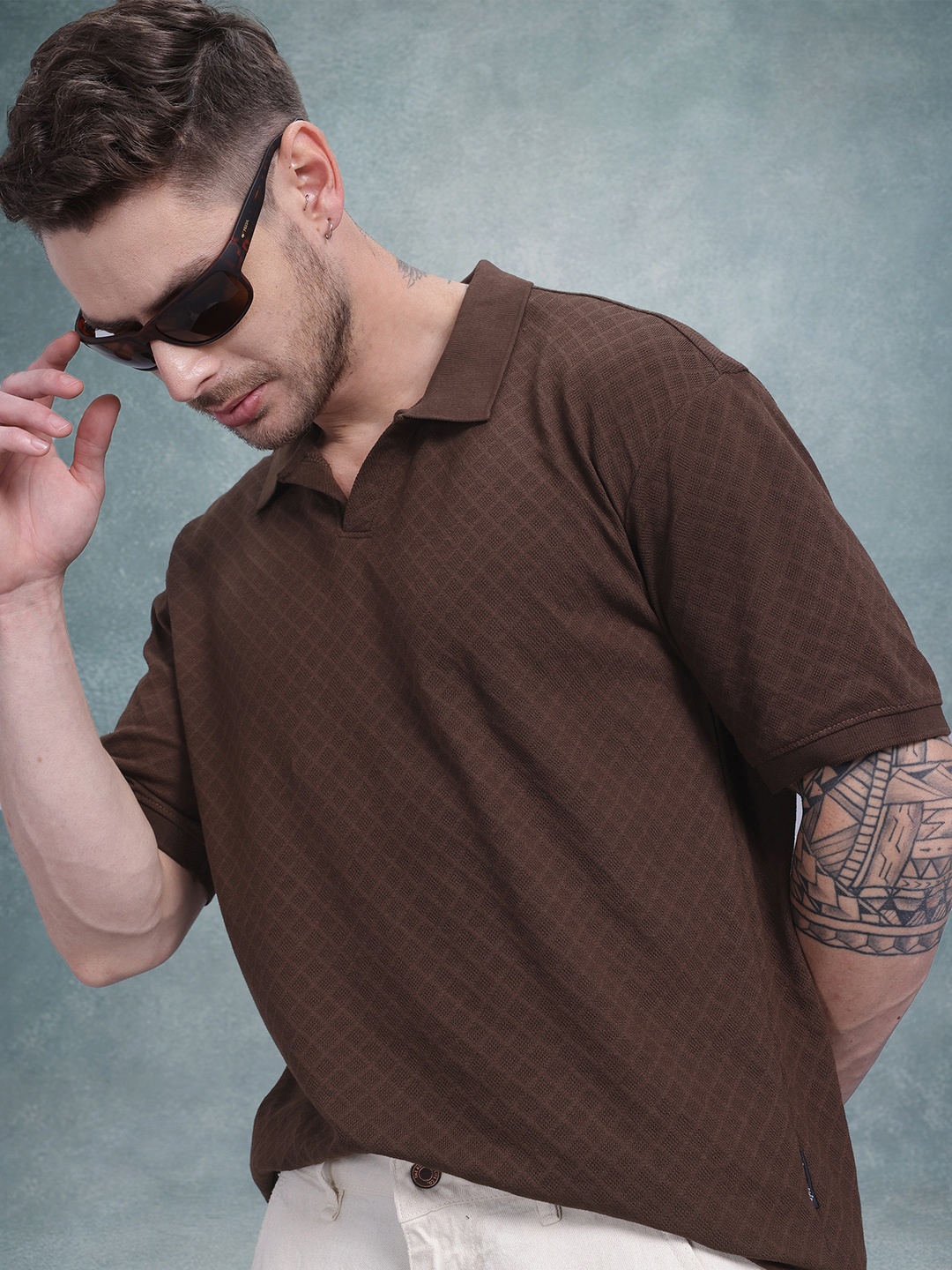 The Roadster Life Co. Geometric Self-Design Drop-Shoulder Sleeves Polo Collar T-shirt, Brown
The Roadster Life Co. Geometric Self-Design Drop-Shoulder Sleeves Polo Collar T-shirt, Brown
