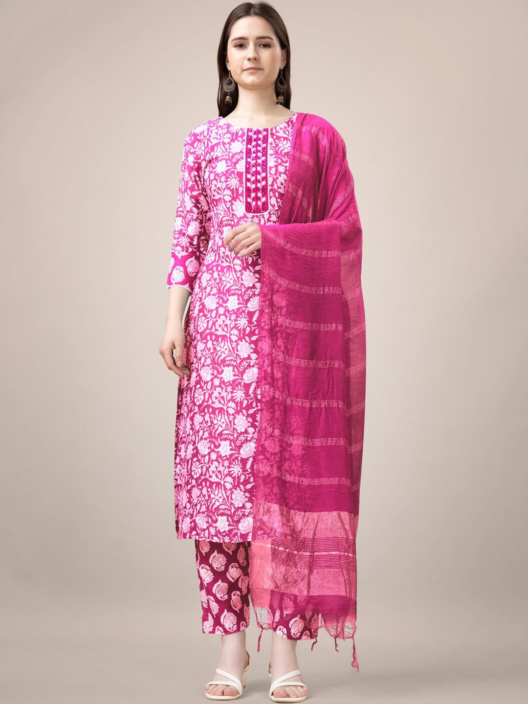 HI FI NX Women Ethnic Motifs Embroidered Regular Kurti with Churidar & With Dupatta, Pink
HI FI NX Women Ethnic Motifs Embroidered Regular Kurti with Churidar & With Dupatta, Pink