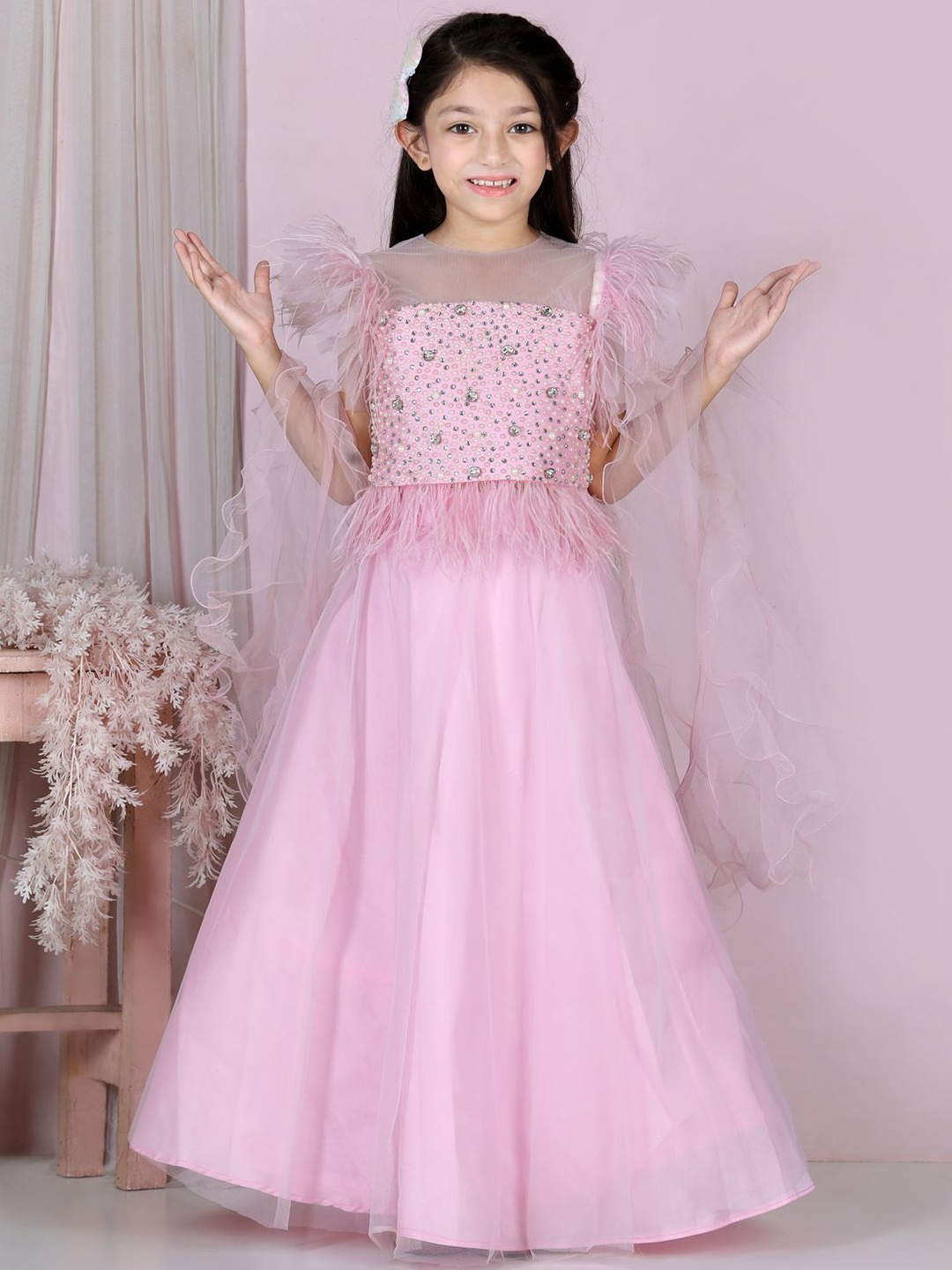 THE LITTLE CELEBS Girls Embellished Beads and Stones Ready to Wear Lehenga & Blouse With Dupatta, Pink
THE LITTLE CELEBS Girls Embellished Beads and Stones Ready to Wear Lehenga & Blouse With Dupatta, Pink